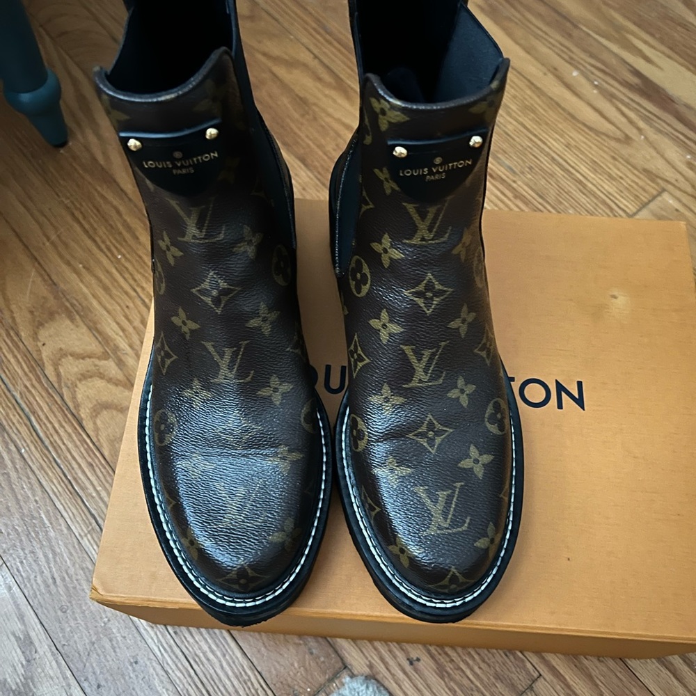 BEAUBOURG Louis Vuitton size 40 (10) ankle boot